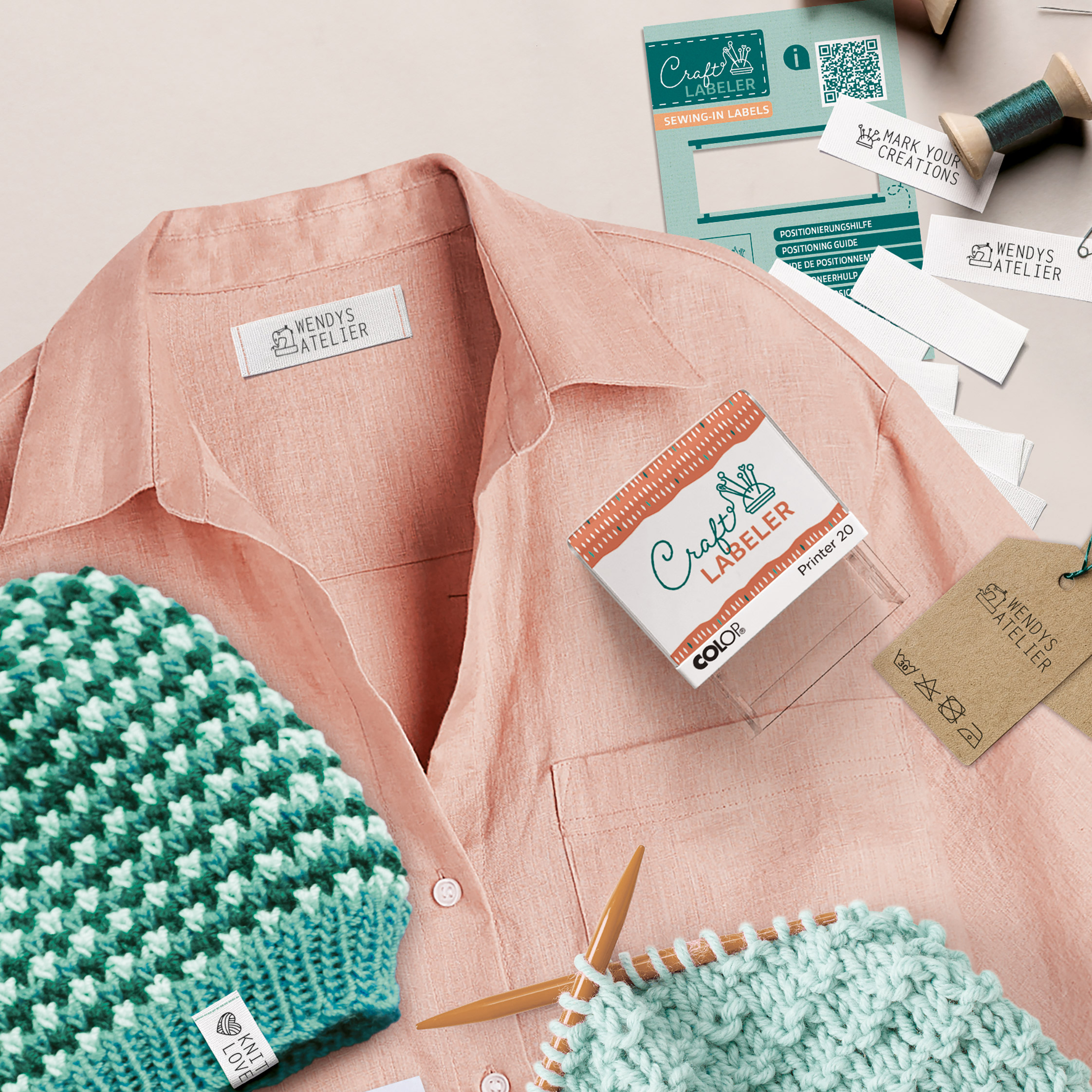 Craft LABELER Textilstempel Set Anwendung auf Etikett in Kleidung